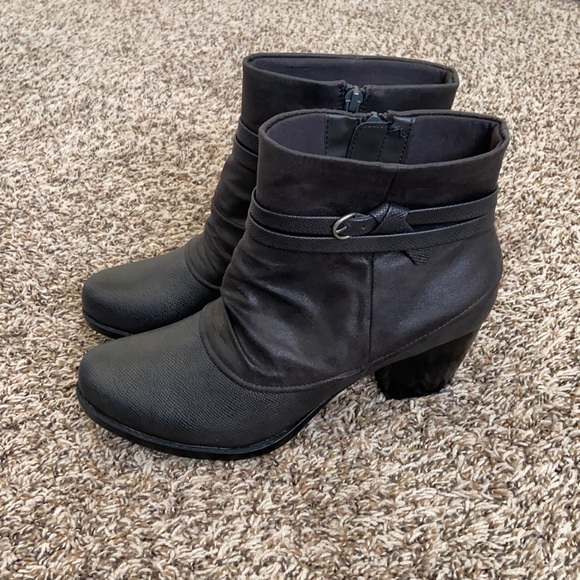 BareTraps Shoes - Baretraps Charcoal Ankle Booties 9